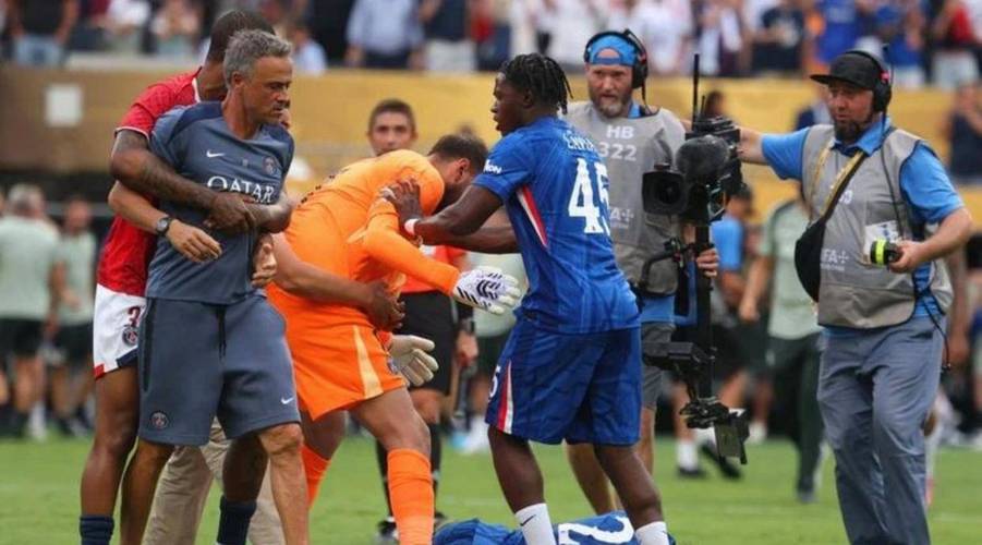 02年世界杯韩国黑哨意大利谁流血了（02世界杯韩国黑哨视频）