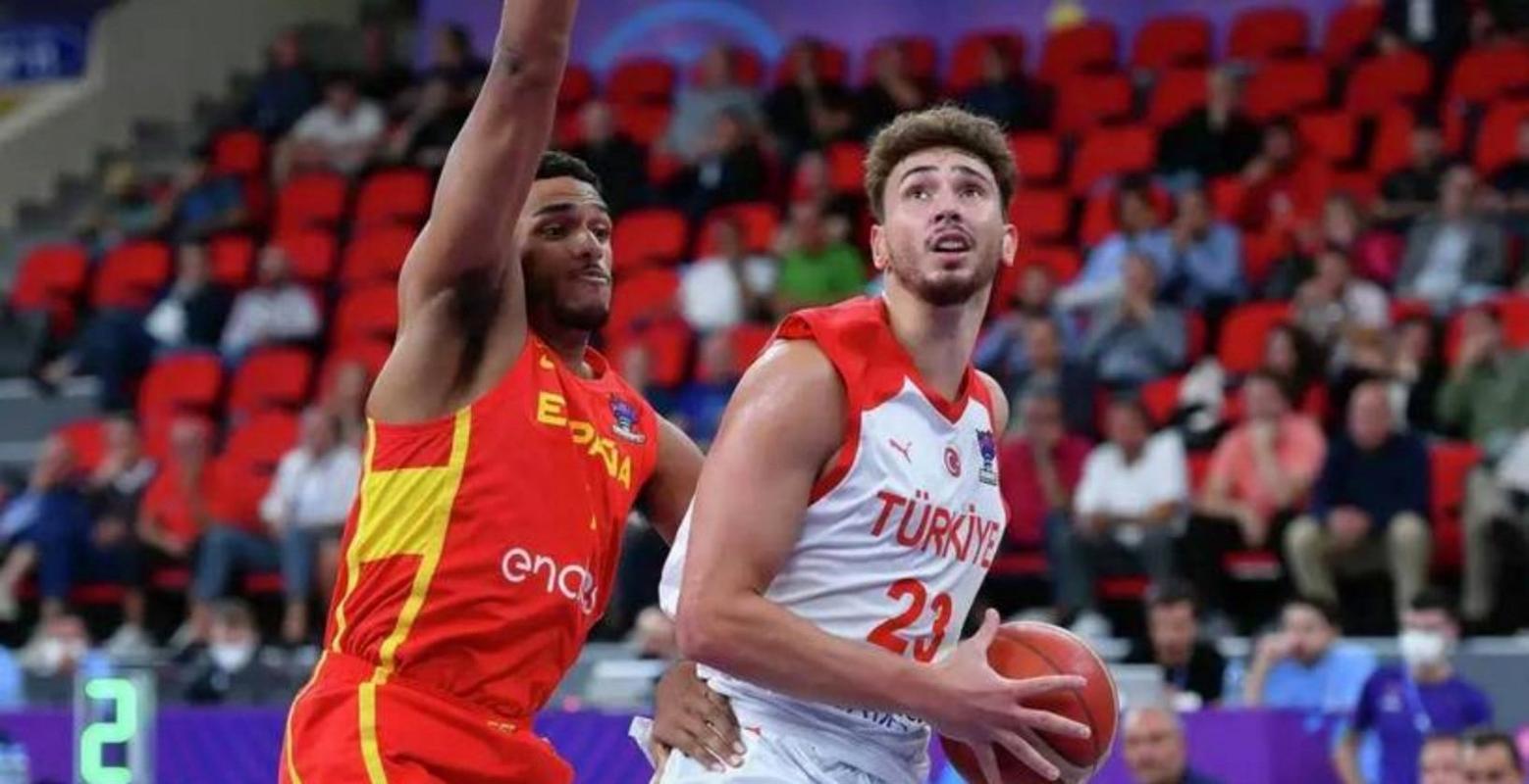 维拉纽瓦：相比申京的防守缺控卫才是火箭更大的问题