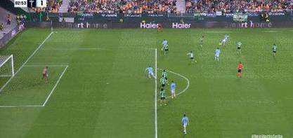 卢克曼开场6分钟破门，但越位被吹无效