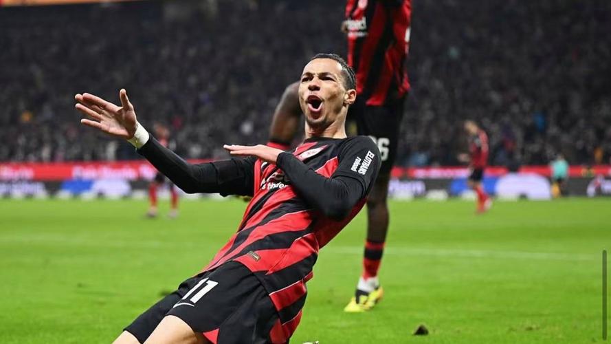 埃基蒂克本场数据：1粒进球，7射3正，1次错失良机，3次关键传球