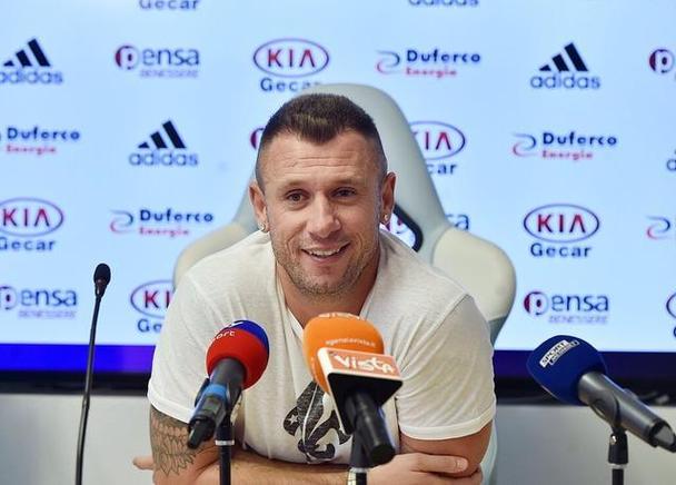 卡萨诺：现在大家才看清莱奥真水平，在我当年的皇马他没训练资格