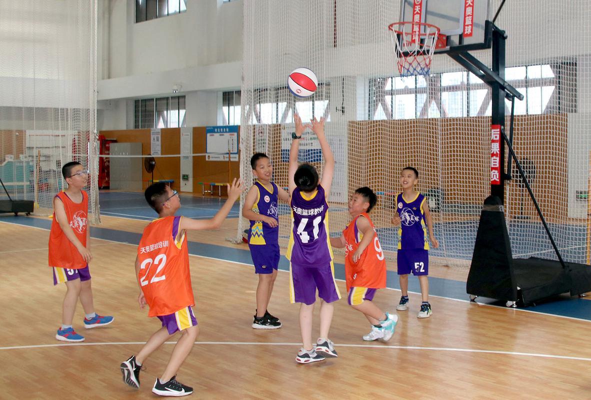 WCBA全明星公益校园行：走进西北工业大学用热爱点亮青春