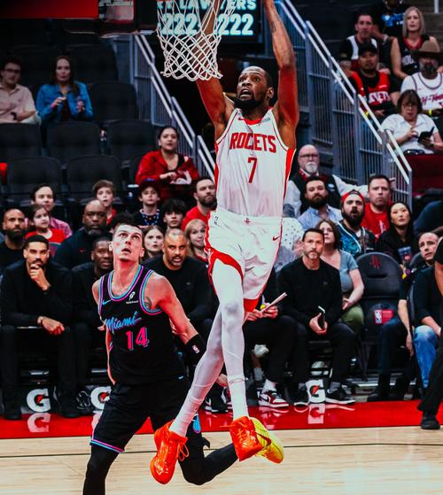 KD即将超乔丹！乌度卡：他破纪录几乎成了家常便饭没啥可惊讶的