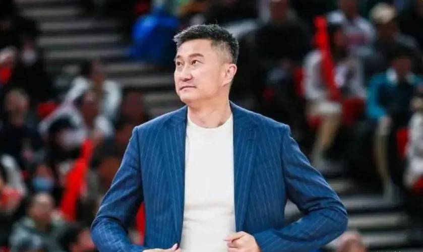 杜锋:顺德球迷很热情上半场大家没主动投入下半场打得更好一些