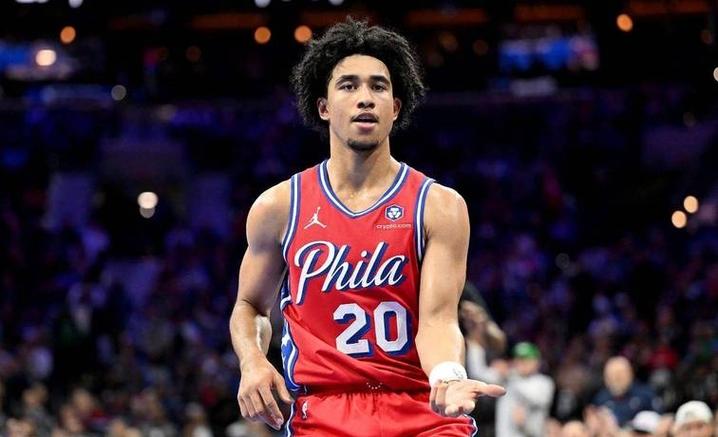 克尼佩尔单季247记三分队史第二要成首个夺联盟赛季三分王新秀