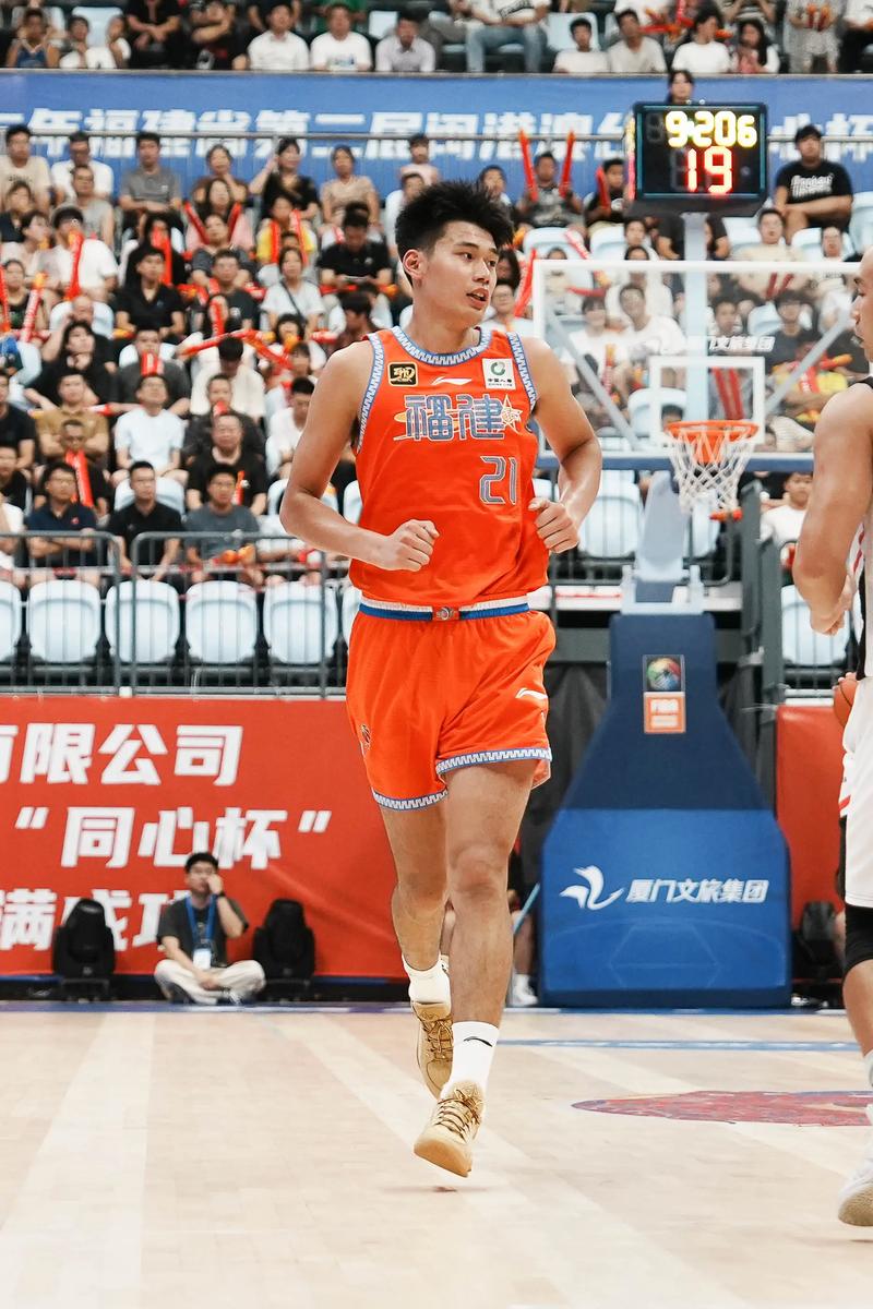 就你打得好！状元杨曦皓半场5中4拿下11分3板1助全队唯一上双
