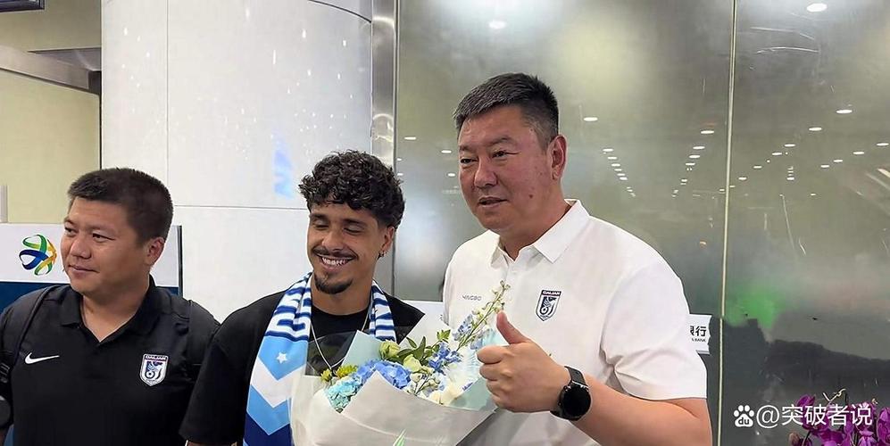 是否参加“东北超”陈东：朱鹏宇射门我没守住，已经彻底退休