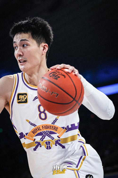 没有放弃！朱松玮连续冲筐打成2+1疯狂追分分差仅剩5分