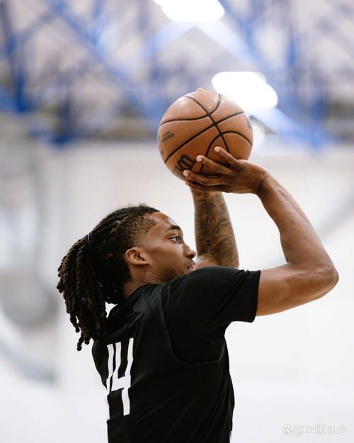 快船在交易截止日前50场有24次单节35+截止日后23场就23次