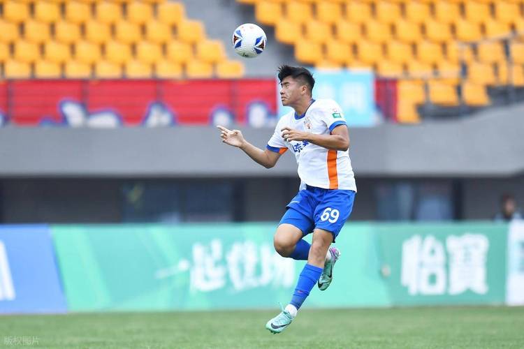 记者：济南创建国内第六个大区青训中心，将与鲁能足校互相支持