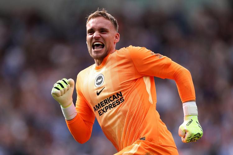 引援资金1亿！英媒：埃弗顿为格拉利什估价2000万，有意本怀特