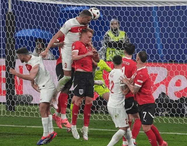 土耳其vs罗马尼亚首发：恰尔汗奥卢、居莱尔、伊尔迪兹均先发出场