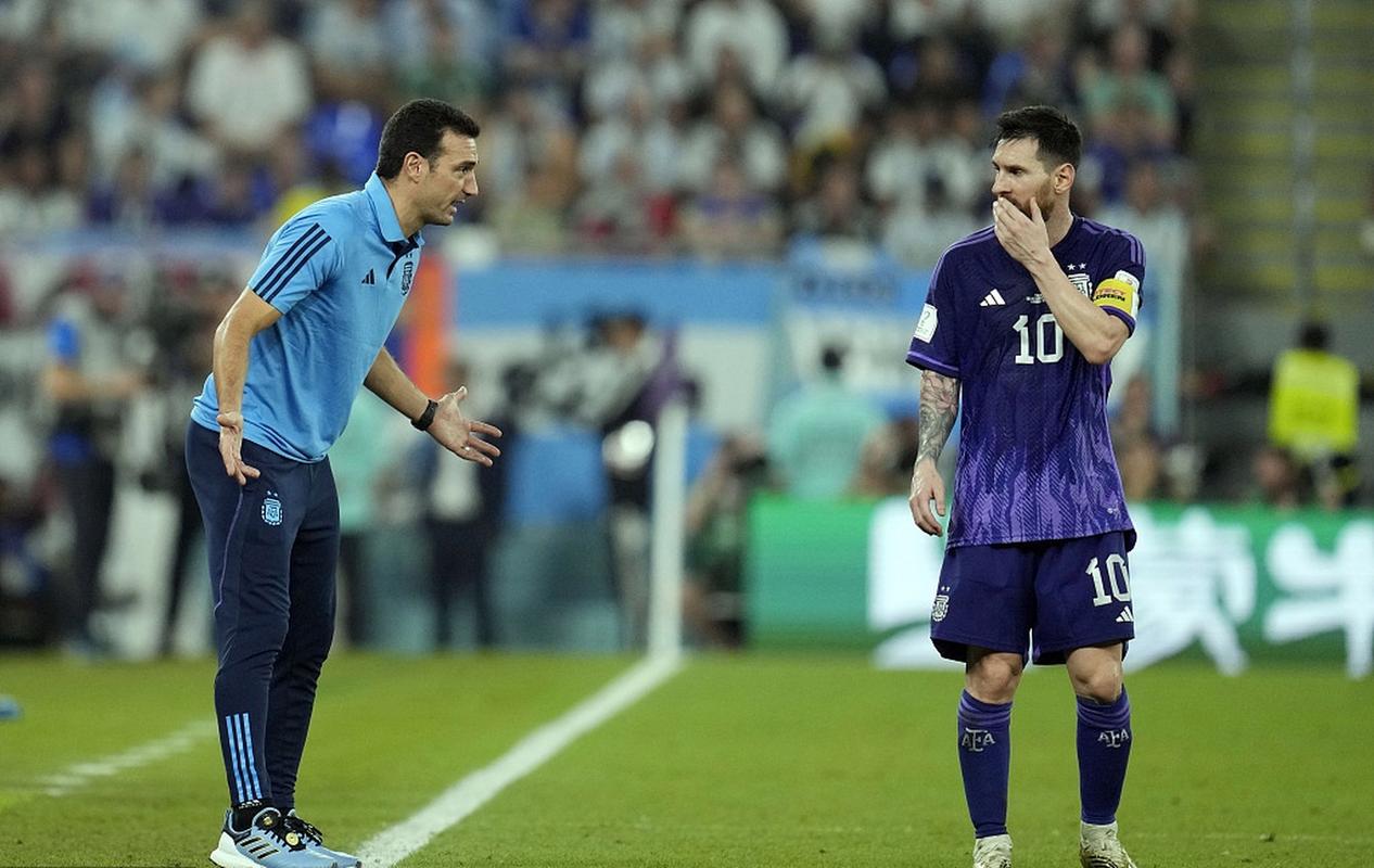 斯卡洛尼：希望梅西能够参加世界杯我续约的事未来再边走边看