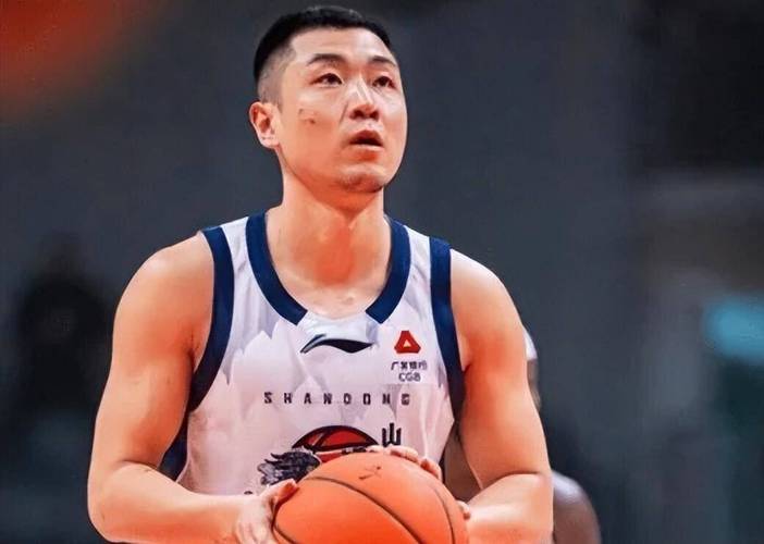 状态低迷!高诗岩5中1得7分2板4助2断吃2T被驱逐&2打0接球脱手