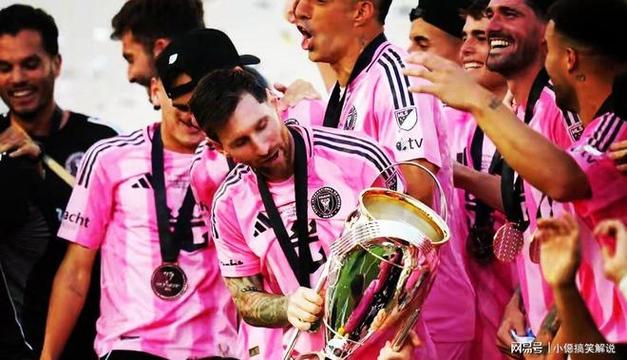 记者:梅西、德保罗已从国家队返回迈阿密,法尔肯雷吉隆恢复合练