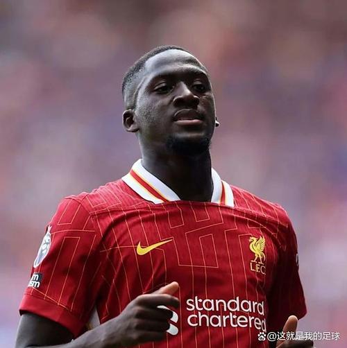 记者:利物浦继续推进和科纳特续约一事,仍有望留住法国后卫