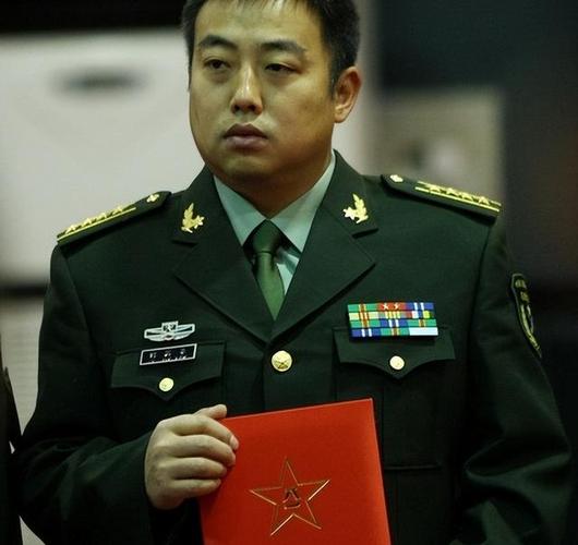 为什么运动员有军衔？运动员为什么有的是军人？